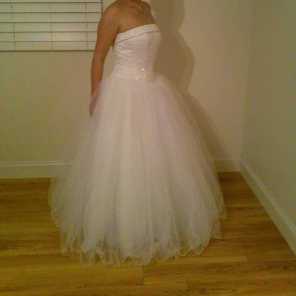MUST SELL NWOT Michelangelo Ballerina Wedding Gown